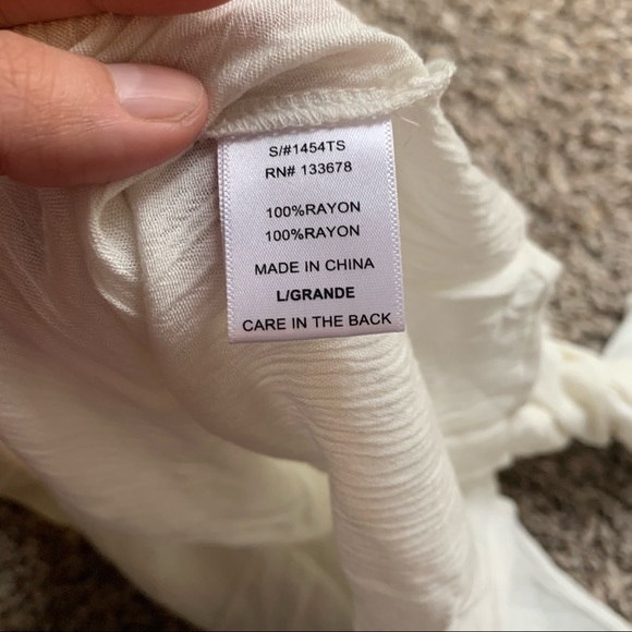 OFF THE SHOULDER BLOUSE - Picture 8 of 9